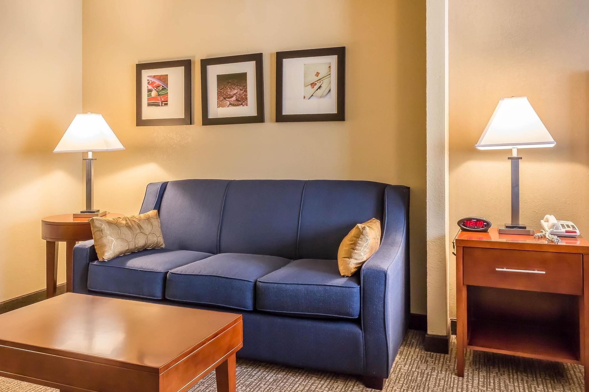 Comfort Suites Near Casinos Norwich Extérieur photo