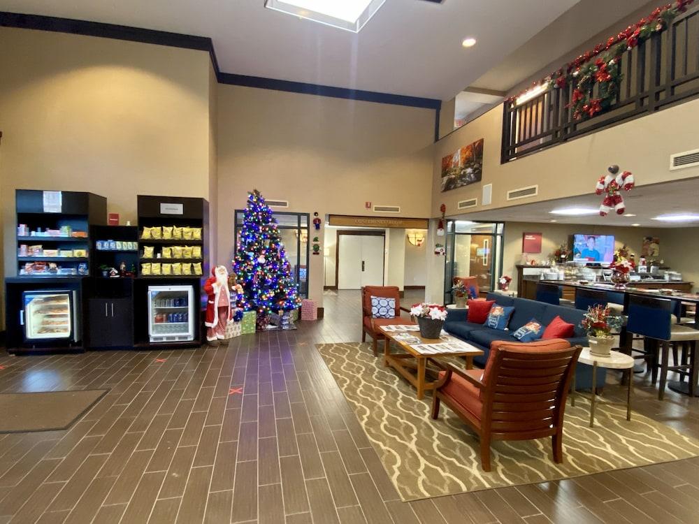 Comfort Suites Near Casinos Norwich Extérieur photo