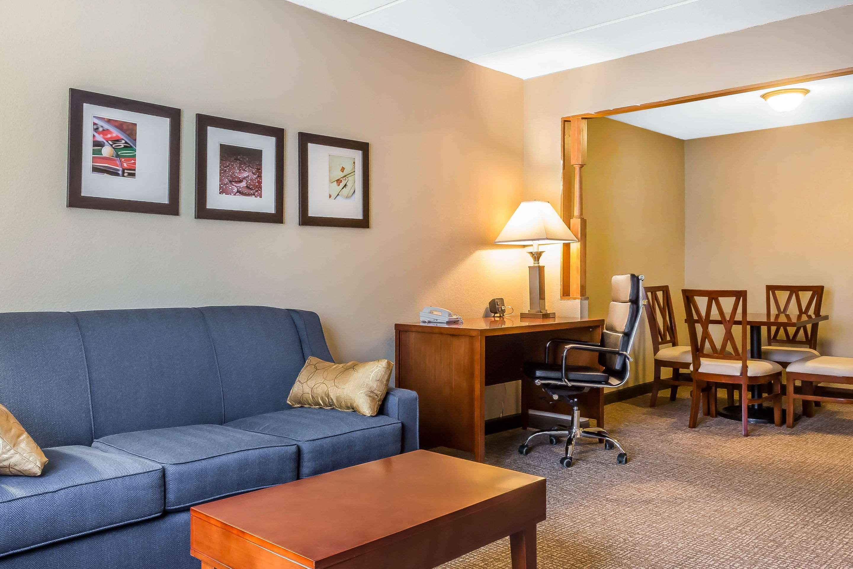 Comfort Suites Near Casinos Norwich Extérieur photo