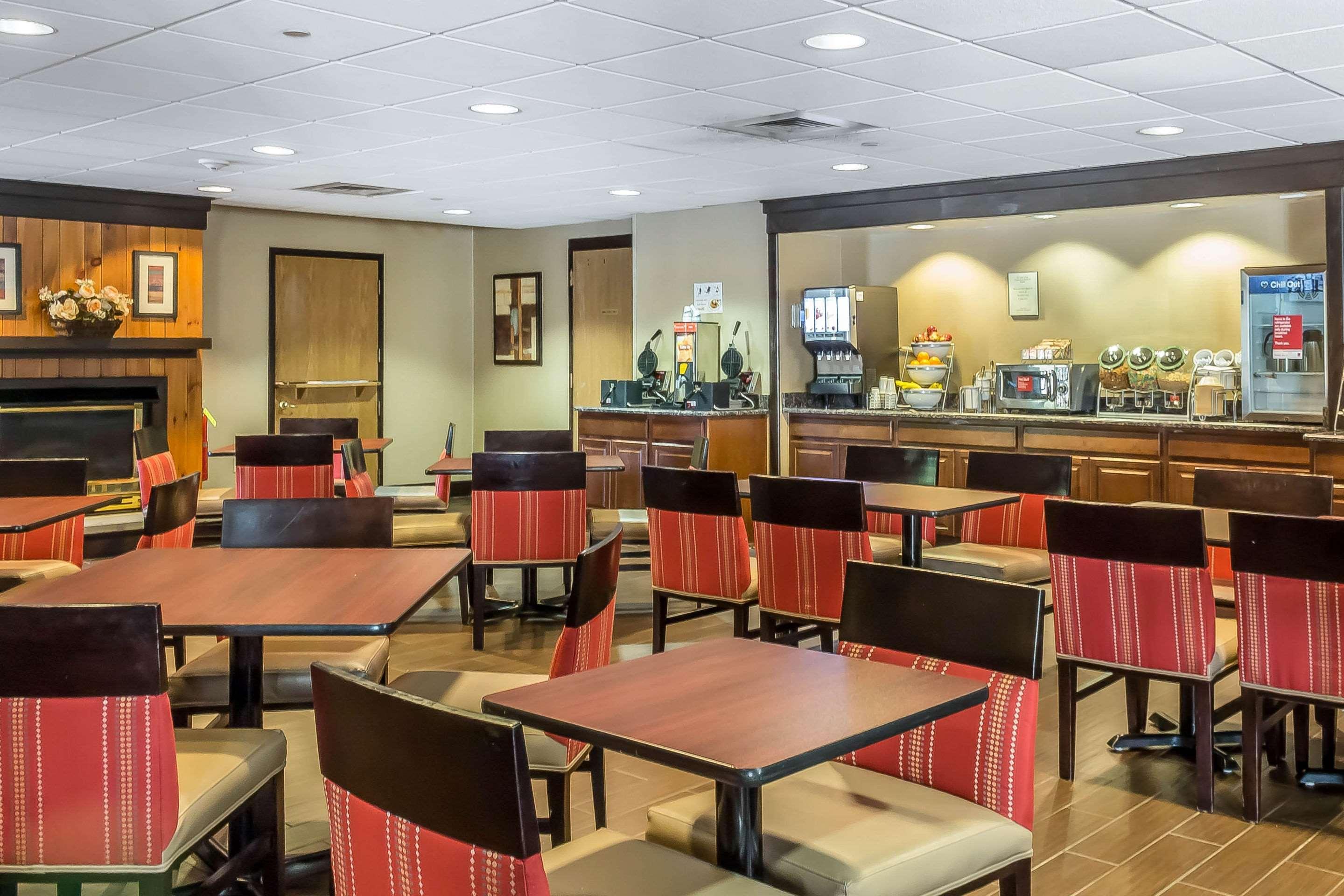 Comfort Suites Near Casinos Norwich Extérieur photo