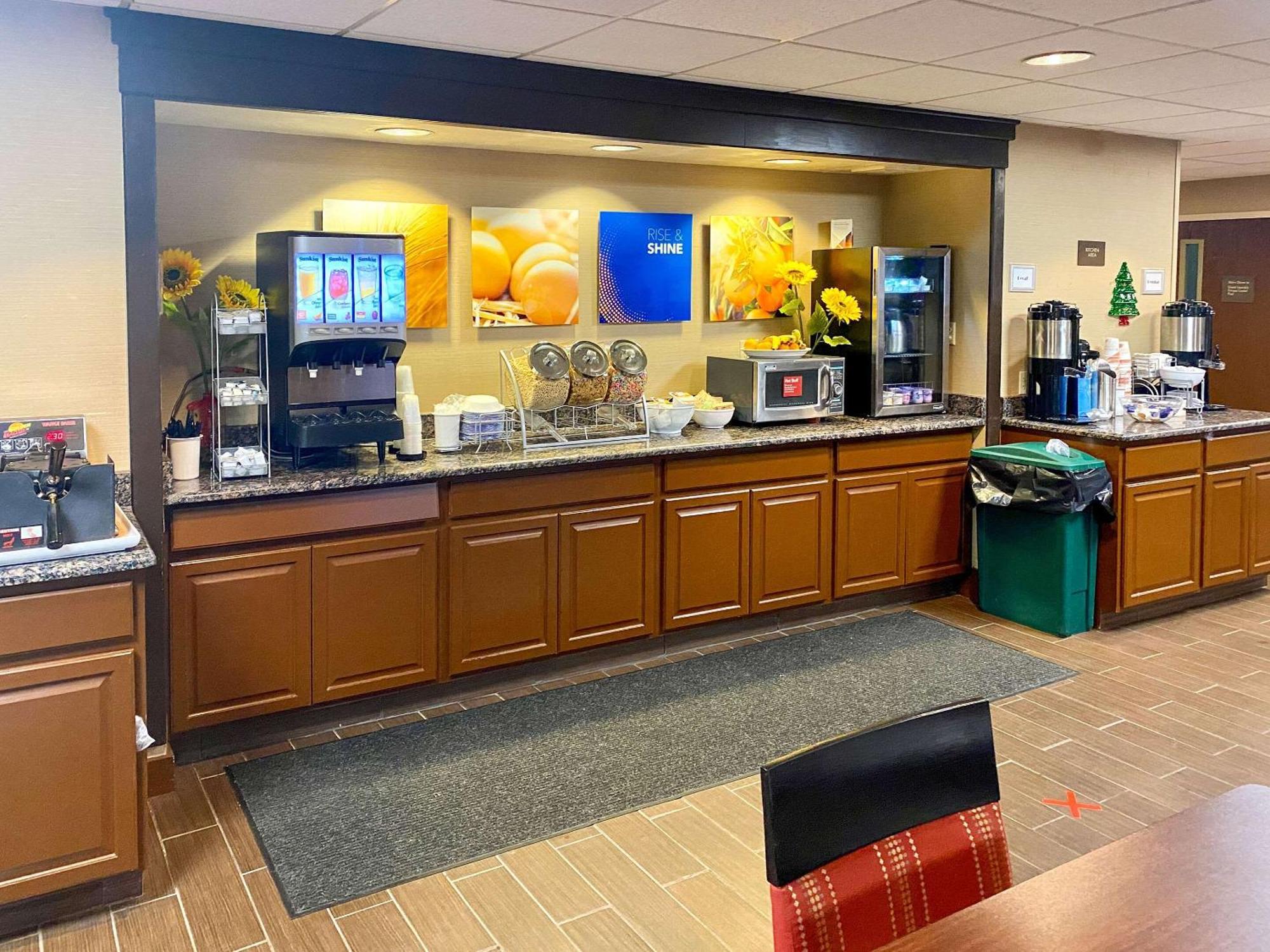 Comfort Suites Near Casinos Norwich Extérieur photo