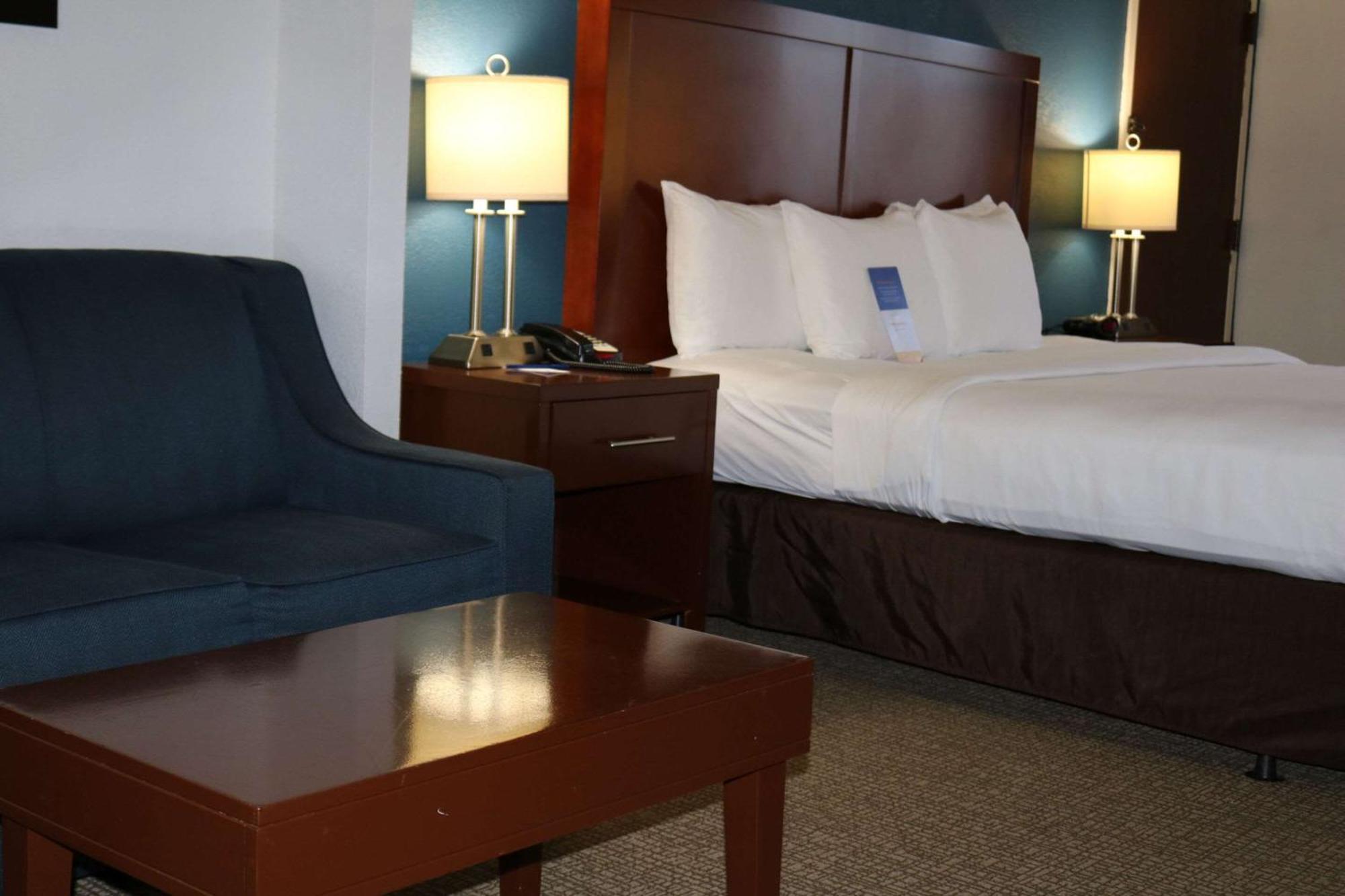 Comfort Suites Near Casinos Norwich Extérieur photo