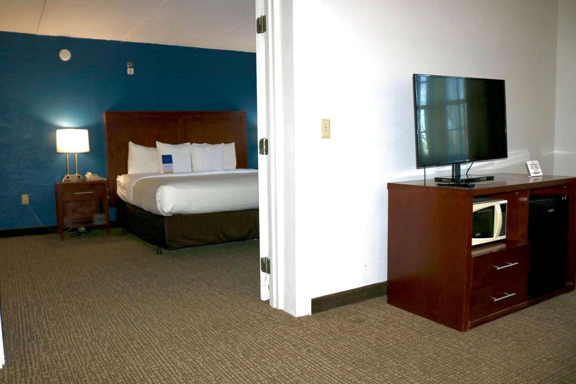 Comfort Suites Near Casinos Norwich Extérieur photo